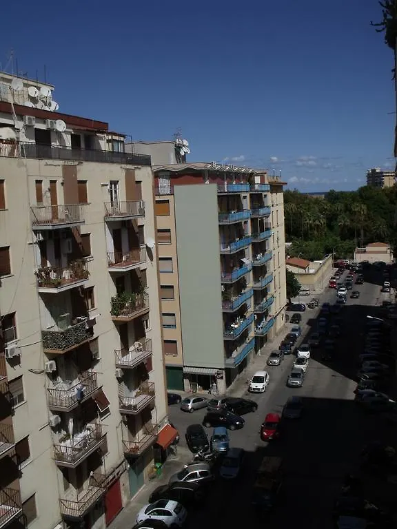 Gasthuis A Tre Passi Dal Centro Hotel Palermo